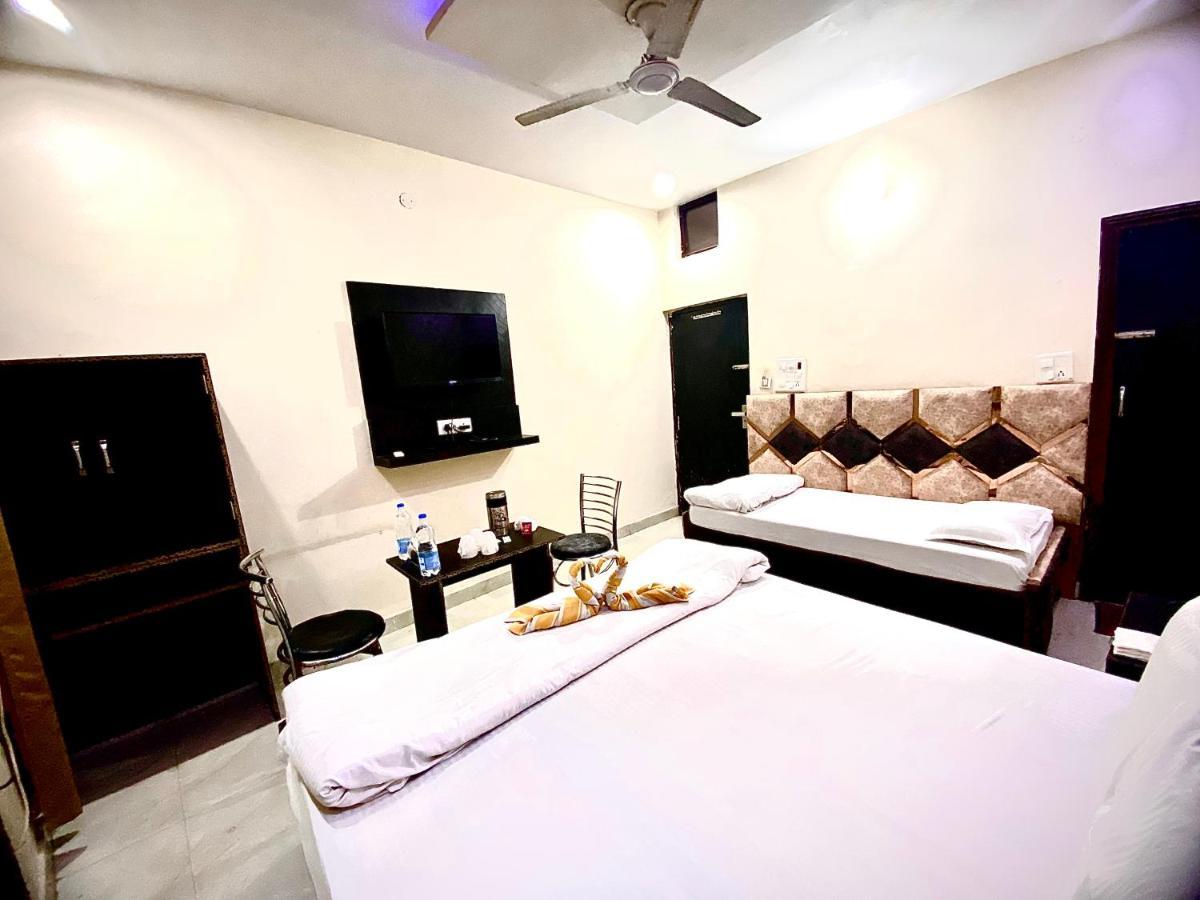 Swaran Hotel Amritsar Exterior foto